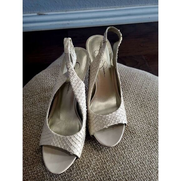 Jessica Simpson White snake skin size 8 sandal - Picture 1 of 7